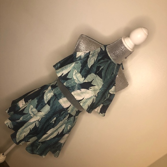 Crop Top and Shorts - Picture 1 of 8